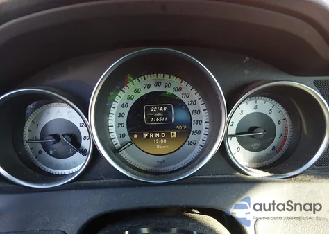 2012 Mercedes-Benz C 250 Sport z USA, uszkodzony, nr VIN WDDGF4HBXCR217409